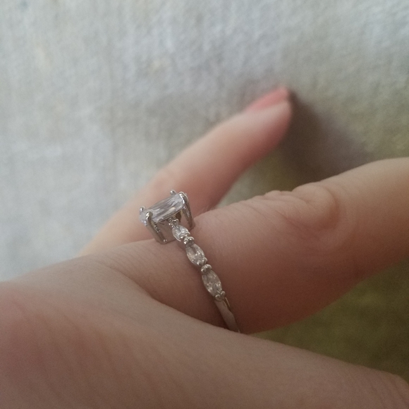 Silver CZ Solitaire Deco Oval Marquise Ring 7 - Picture 3 of 7